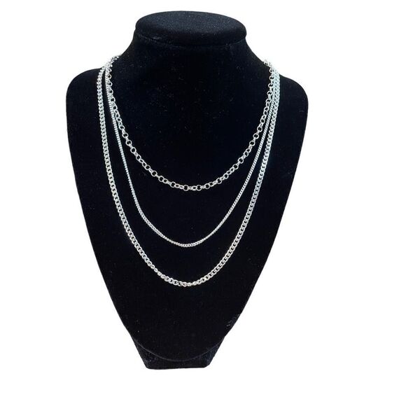 NWT AND NOW THIS Silver Plated Layered Oval Chain Necklace - Picture 1 of 7